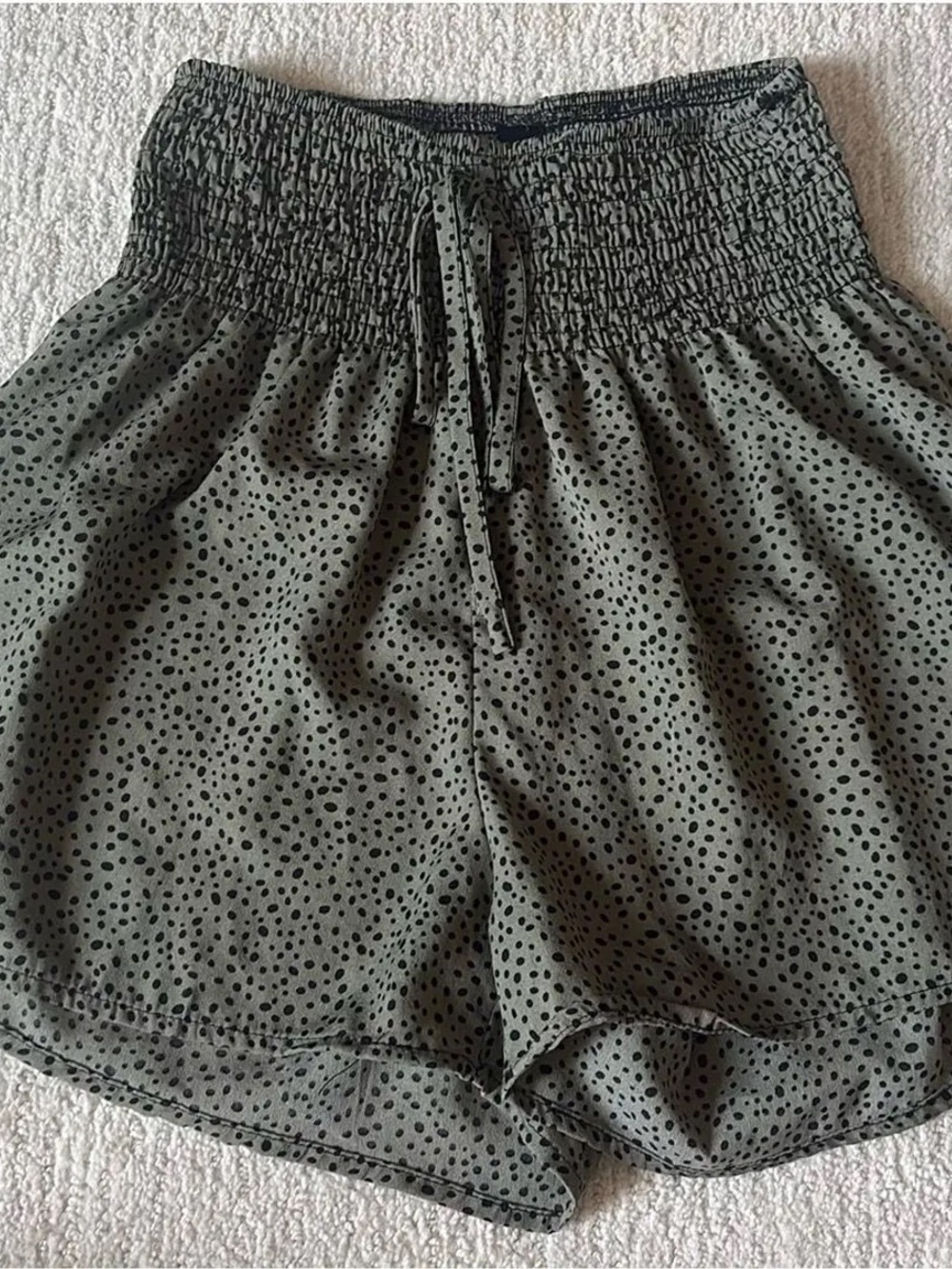 SHEIN Olive Green Polka Dot High Waist Smocked Shorts